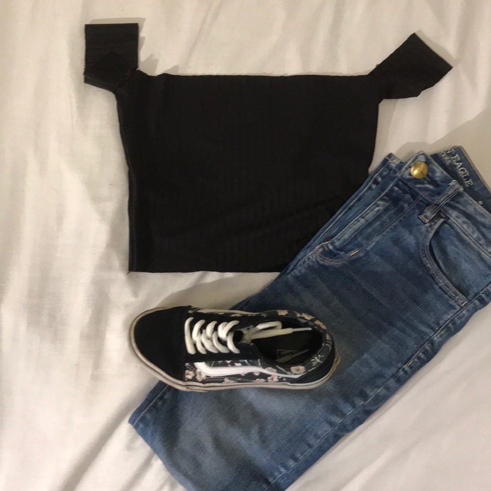 Off the shoulder ribbed crop top // xs